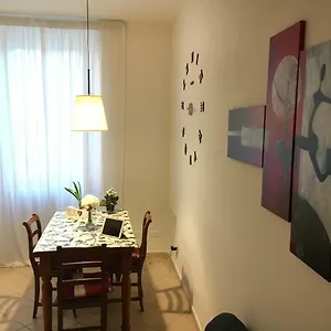 Apartamento New Alex Home. Al Teatro., Livorno